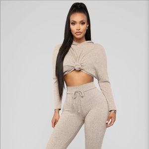 Never worn! Fashion nova Jet Set Diaries Set
